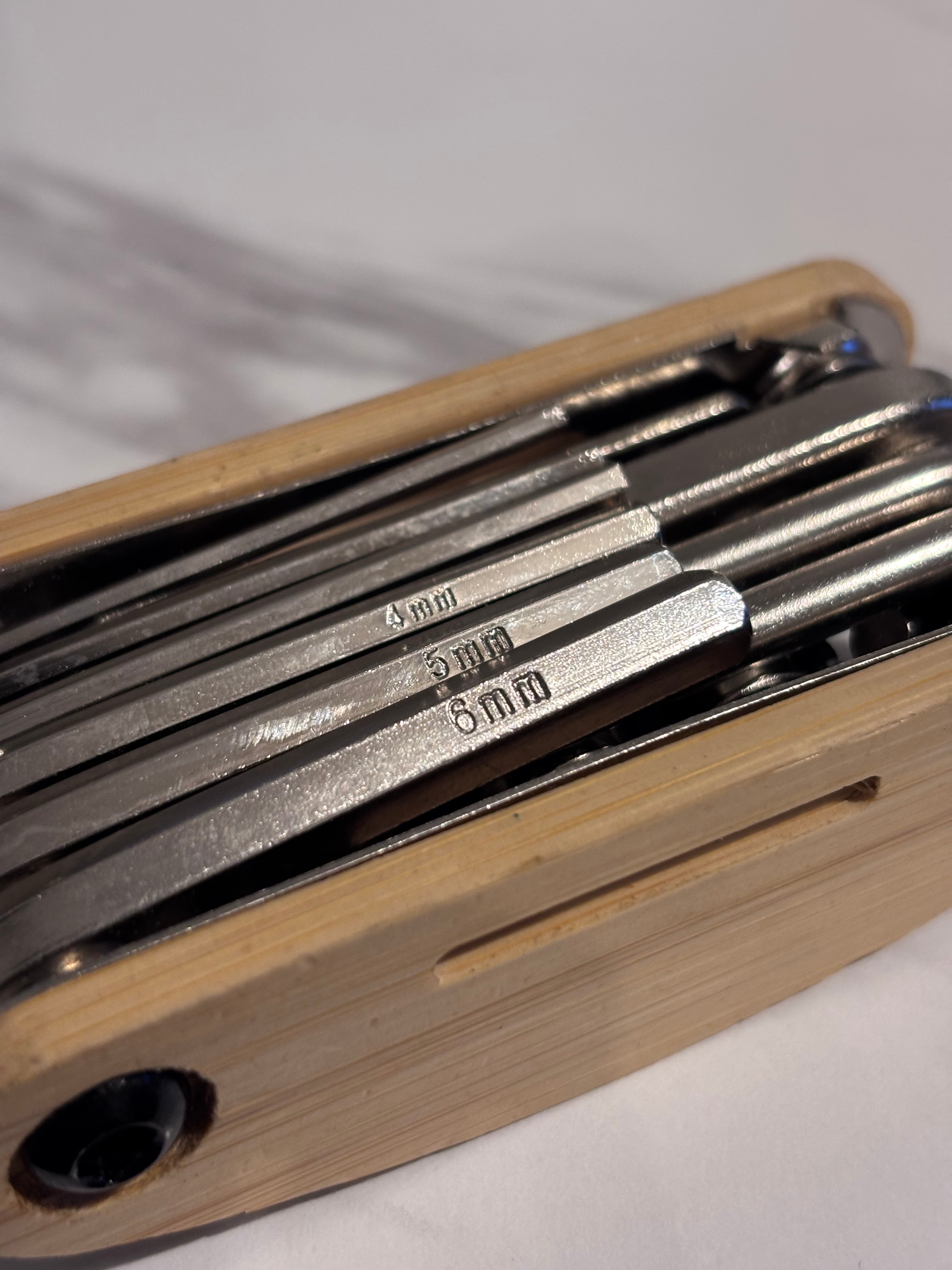 16-in-1 Multitool