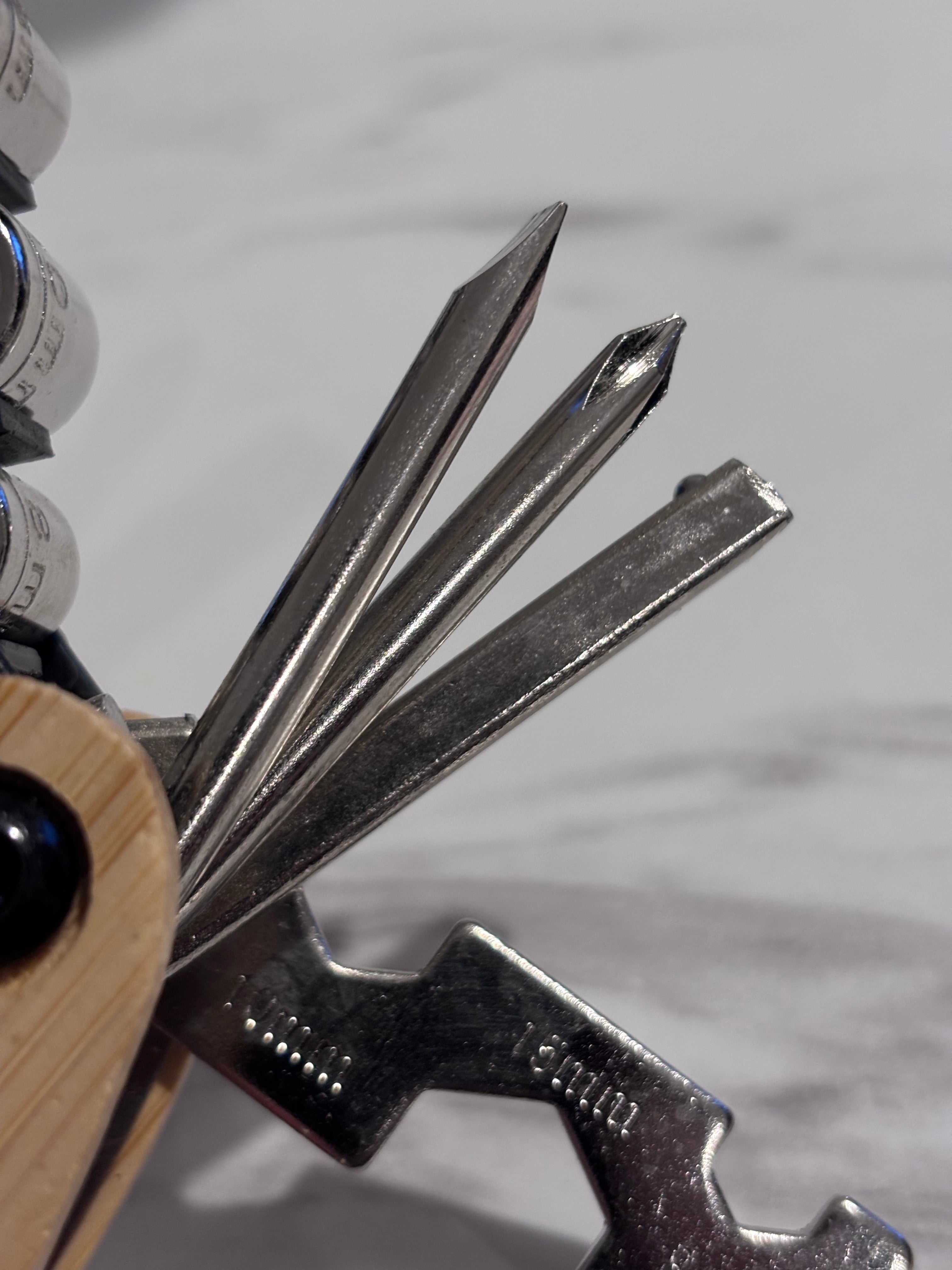 16-in-1 Multitool